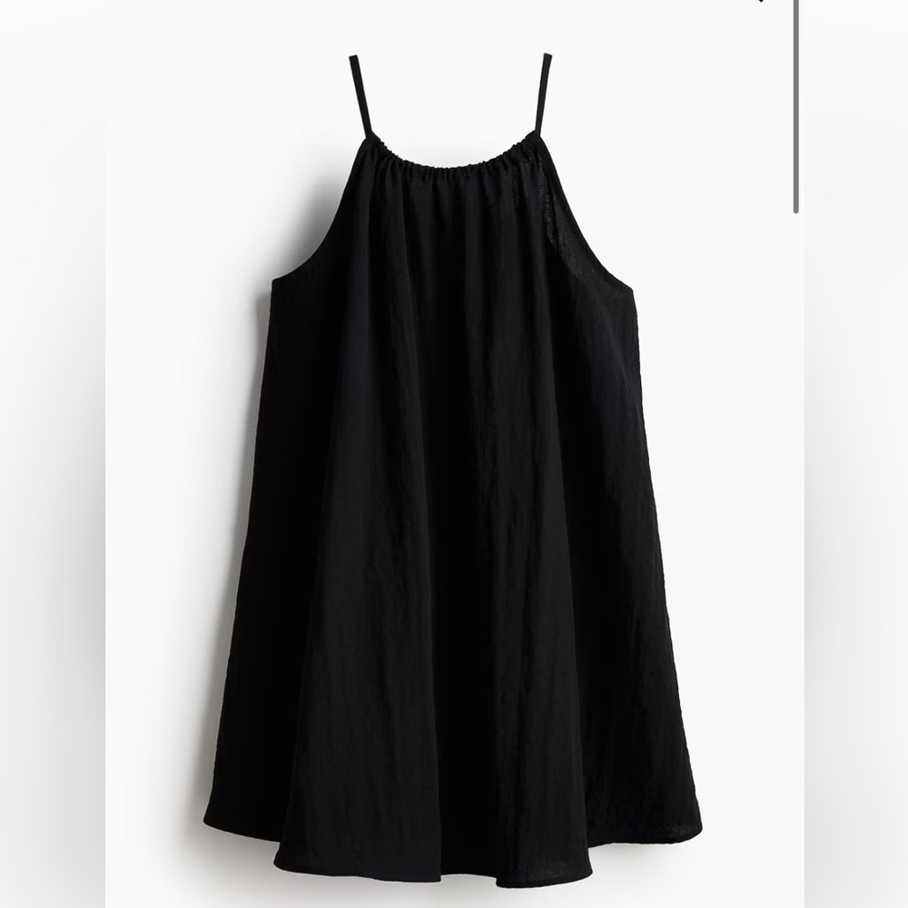 Black Sleeveless Dress - Picture 4 of 4